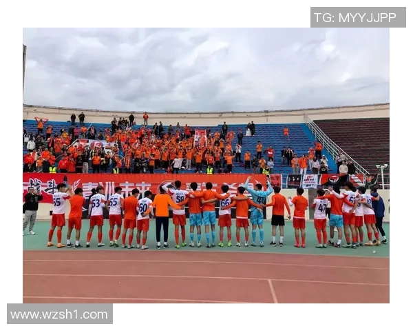 LPL春季赛续约369引发热议球迷期待新赛季精彩表现与团队默契提升